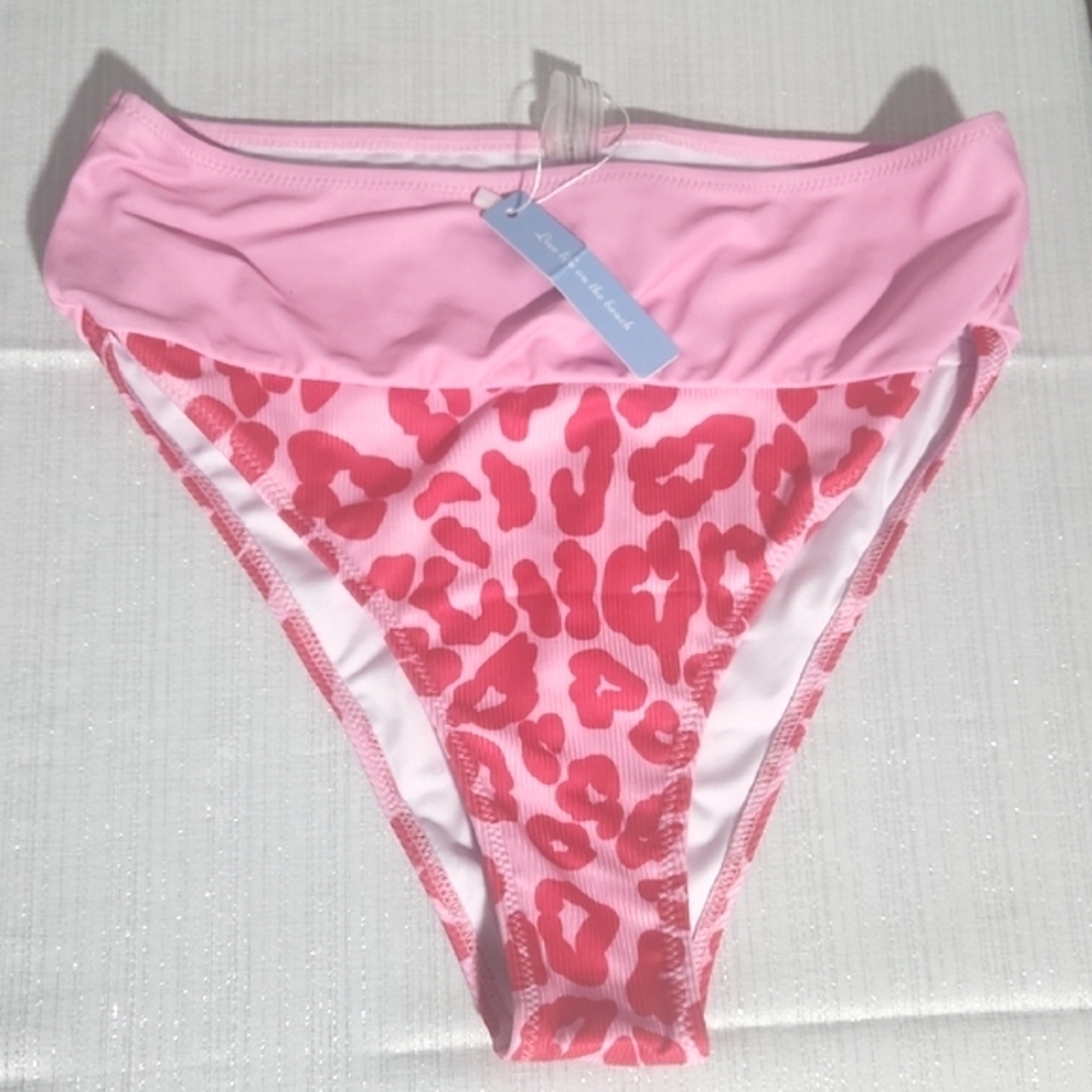 LIVE LIFE ON THE BEACH. S M. Vibrant Pink and Red Bikini Bottom Abstract Print